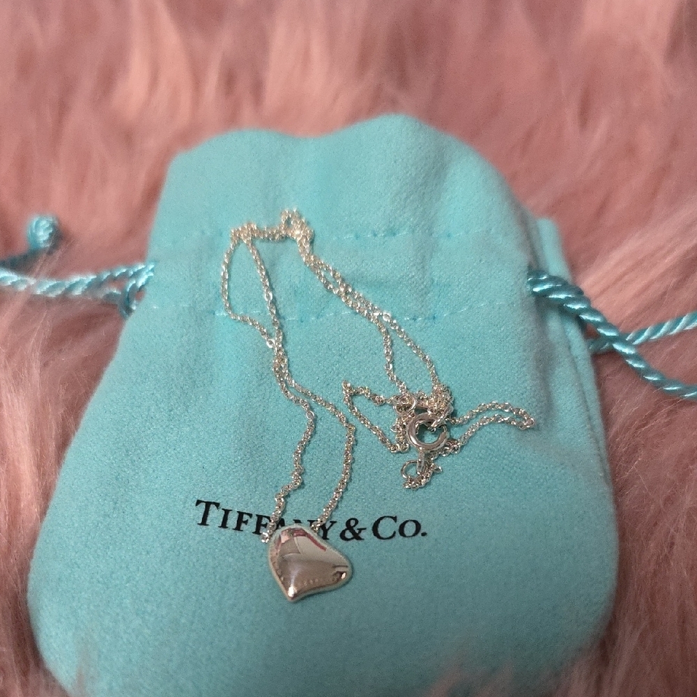 Elsa Peretti Full heart Tiffany & Co. Silver Necklace Preloved